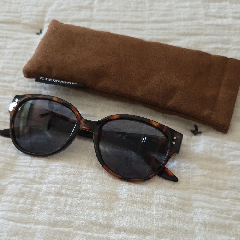 2.0 BifocalTortoise Shell Sunglasses with Brown Case